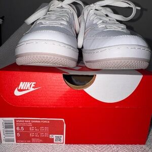 Nike Women's White and Pink Athletic Shoes